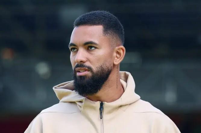 V体育官网-TA：维拉正认真考虑签回道格拉斯-路易斯，目前尚未开启谈判